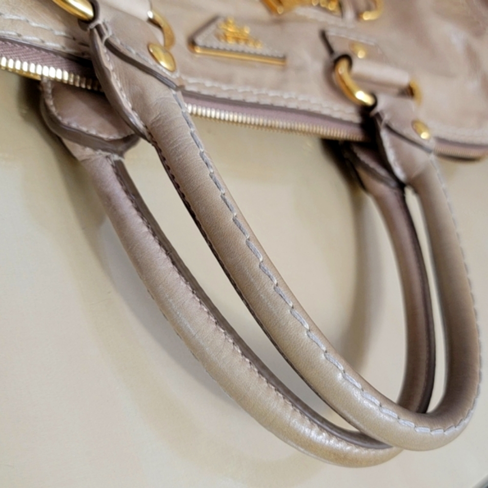 ✨PRADA✨Vitella Satchel Large Calf Leather Tote Soft Metallic Gold - Picture 6 of 15